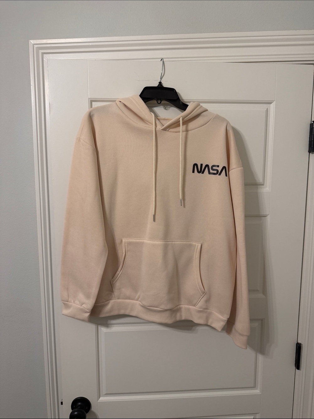 SHEIN Cream Crewneck Hoodie with NASA Logo for Kids